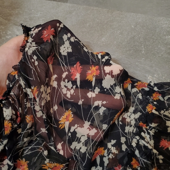 Joie "Imani" sheer blouse top. Short sleeves. 100% silk. Black. Flowers. Size S. - Picture 8 of 11